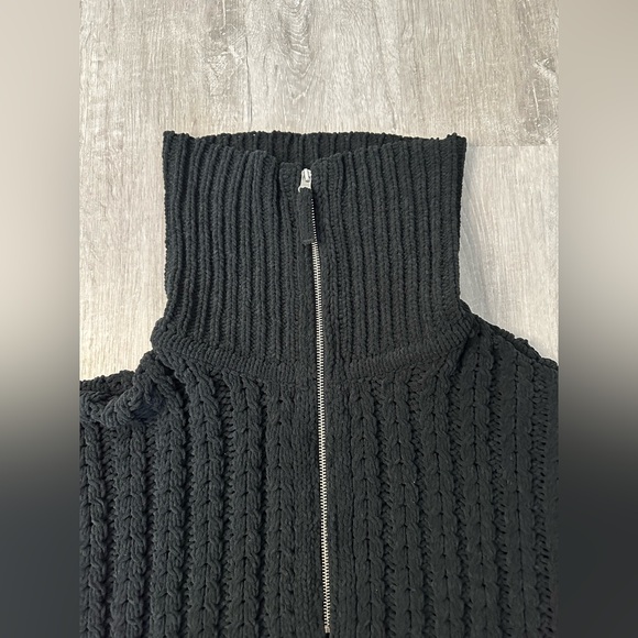 Aerie Quarter Zip Cable Car Cozy Comfort
Knit Sweater Sz XL - Picture 7 of 14